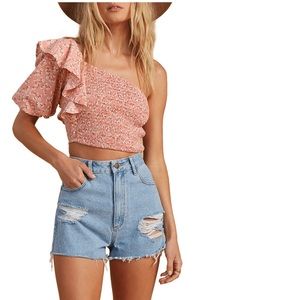 Billabong size S crop top